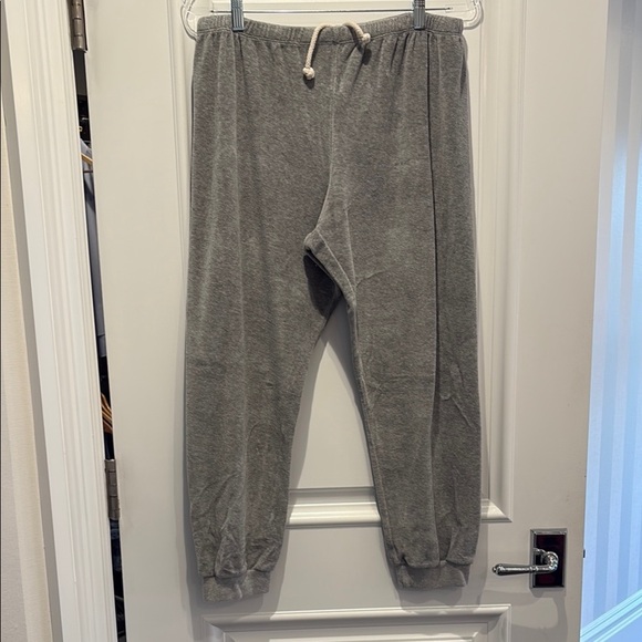 Perfectwhitetee Bailey Light Gray Sweatpants - Picture 1 of 6
